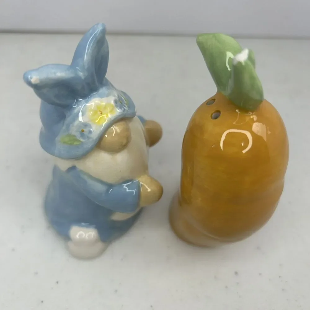Gnome Ceramic And Ceramic‎ Carrot Salt & Pepper Shakers